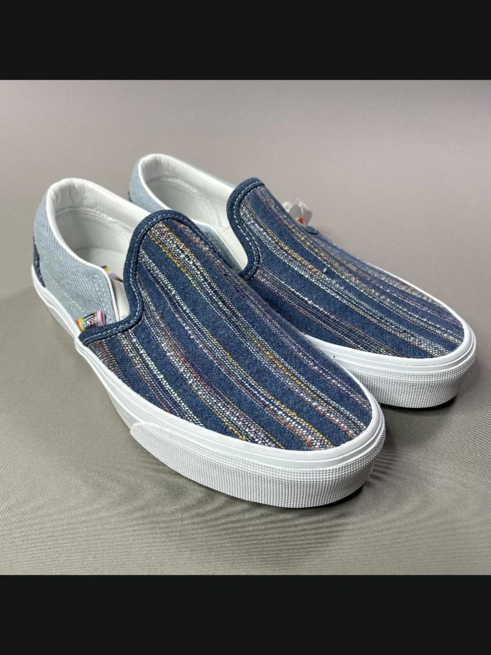 NEW Vans Shoes Womens 6.5 blue chambray classic slip on skate summer street wear